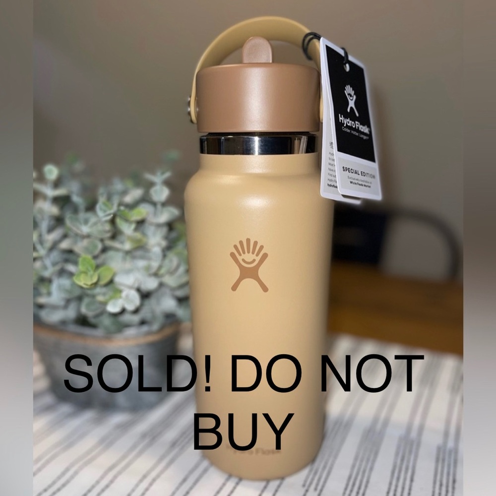 Whole Foods 32oz Limited addition Hydro flask in Almond